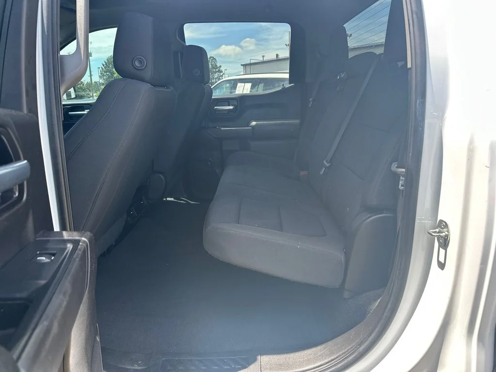 Used 2021 White Chevrolet Custom image 20