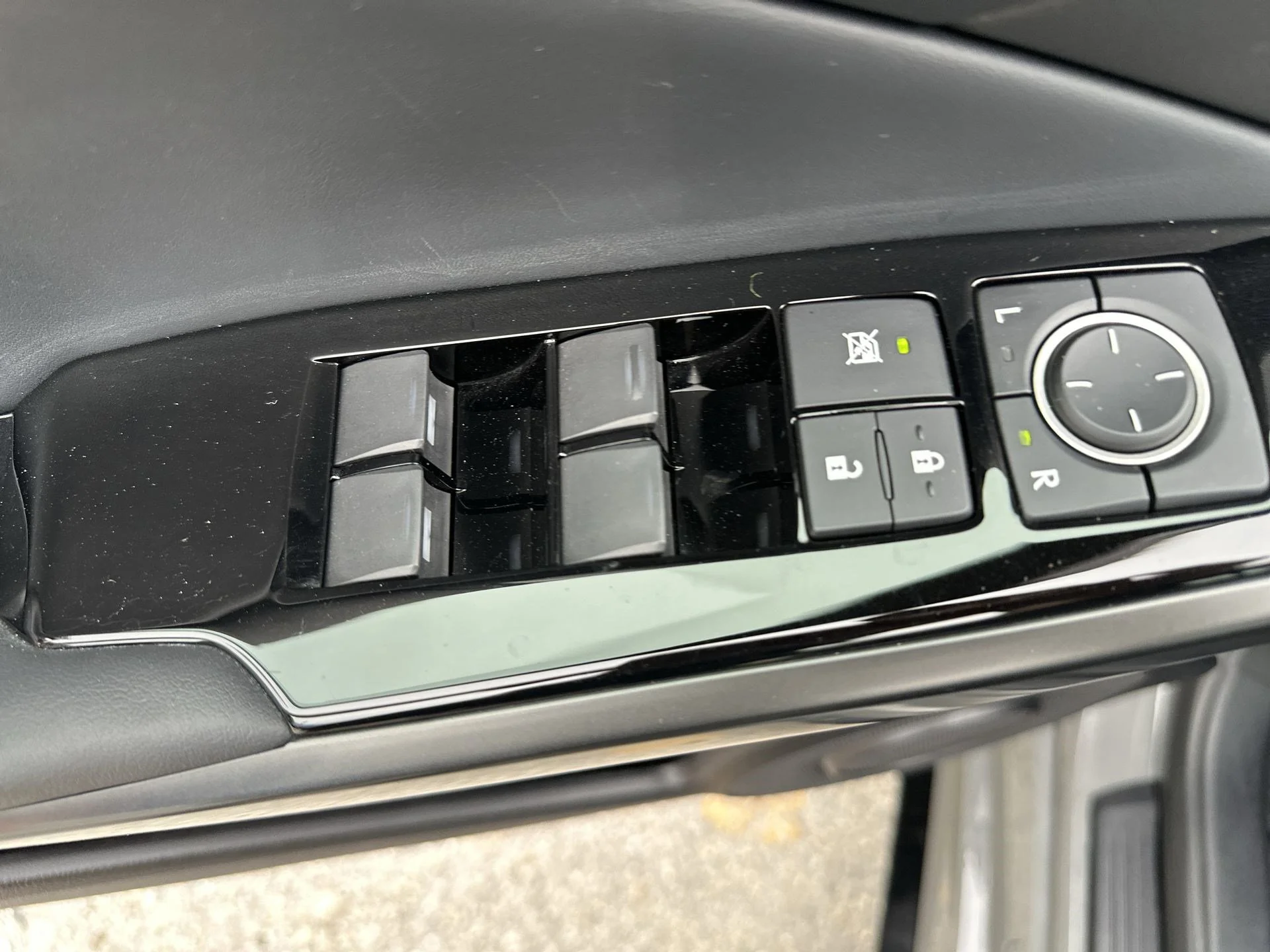 Used 2025 incognito Lexus IS 350 F SPORT Design image 15
