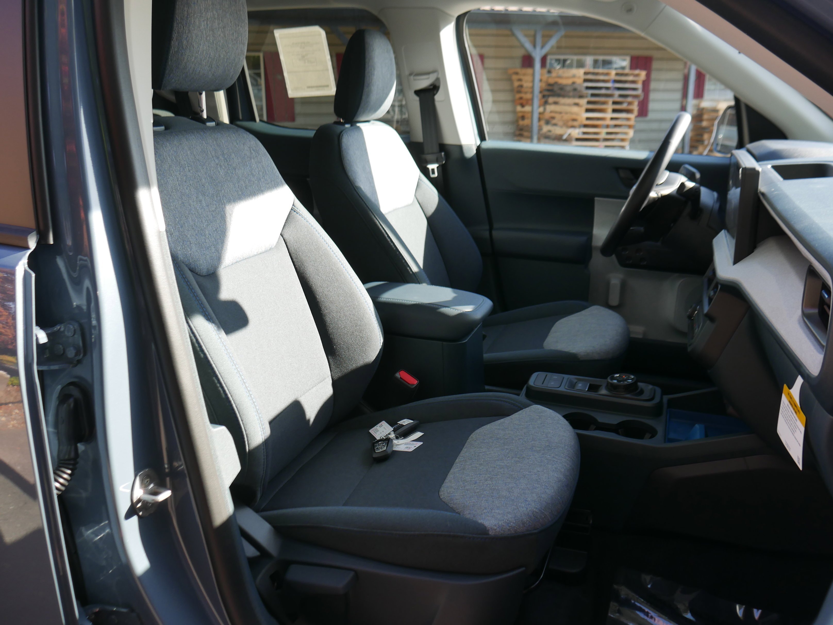 New 2025 Azure Gray Metallic Tri-Coat Ford XLT image 26