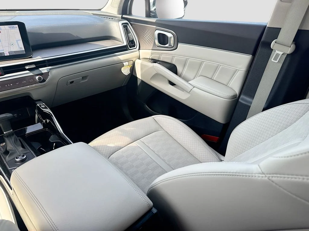 Used 2025 White Kia SX image 26