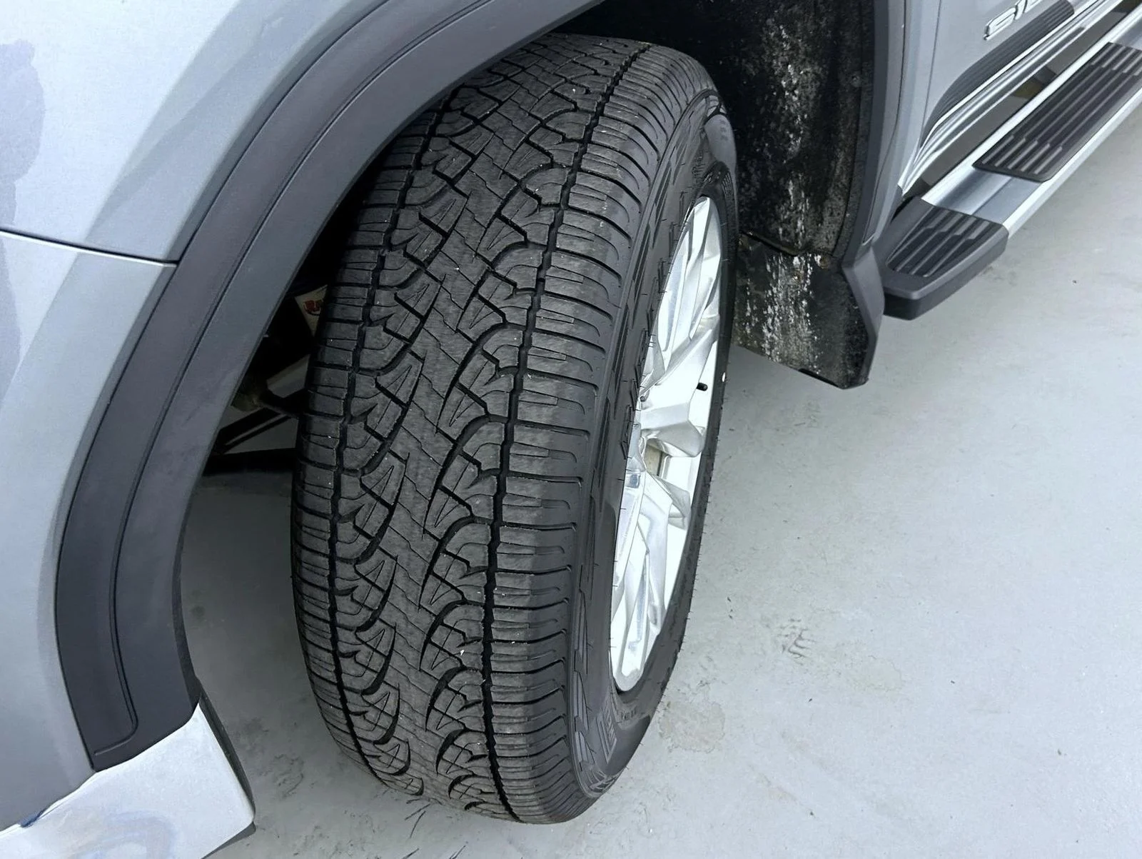 Used 2021 Gray GMC SLT image 24