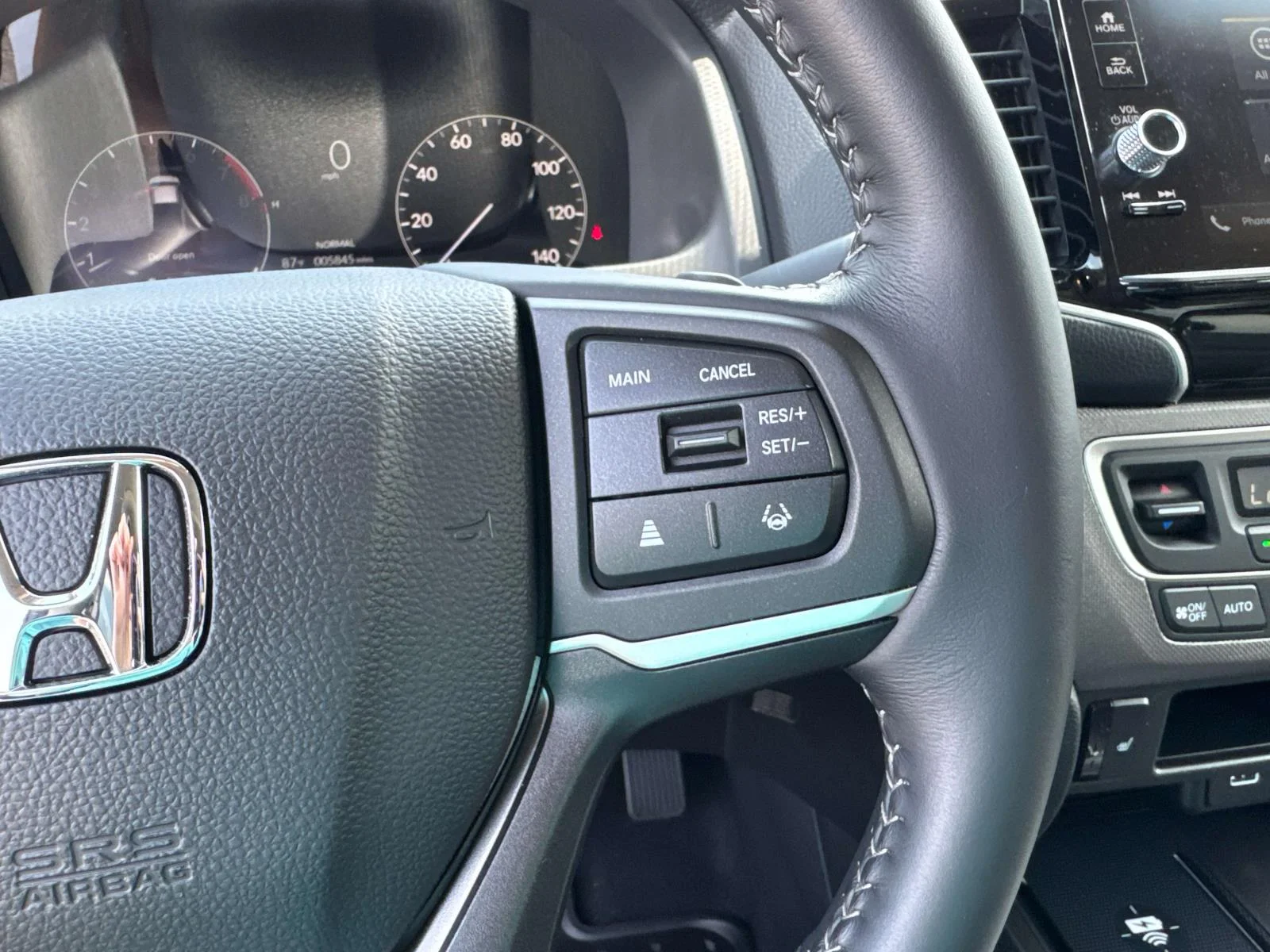 Used 2025 White Honda RTL AWD image 24
