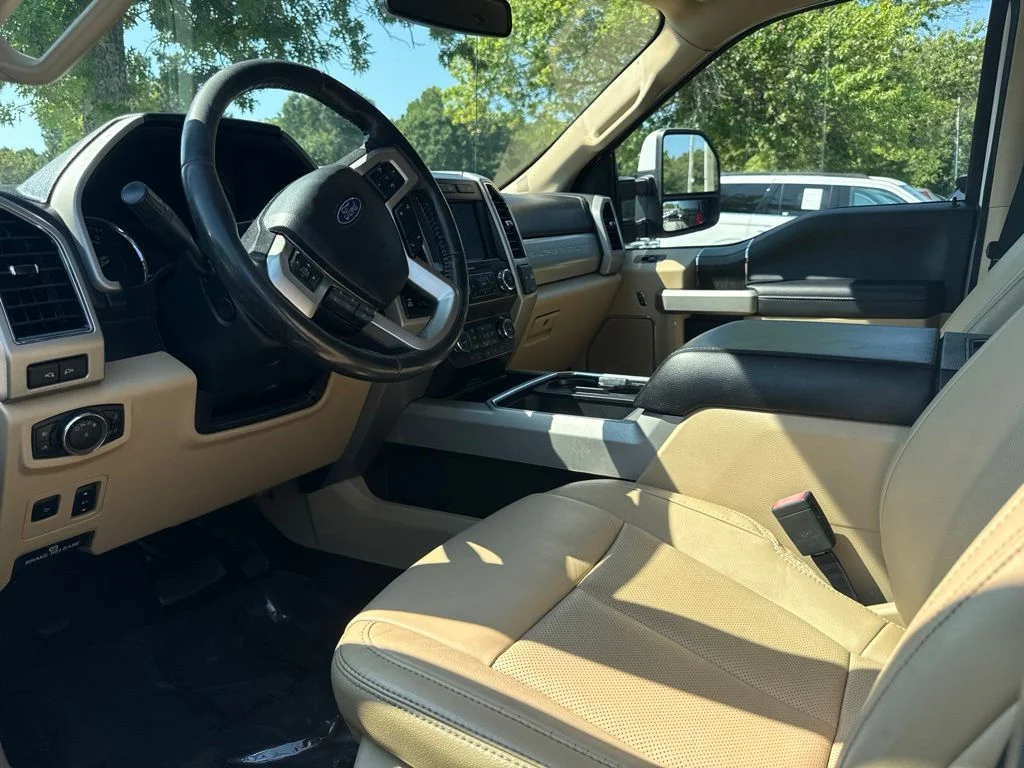 Used 2020 White Ford Lariat image 3