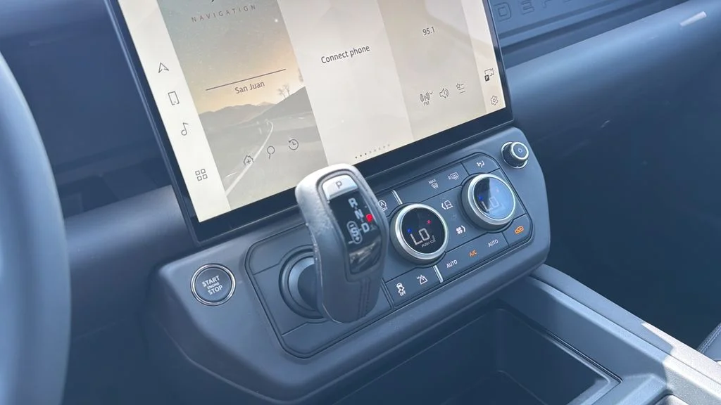 New 2026 Blue Land Rover X-Dynamic SE image 20