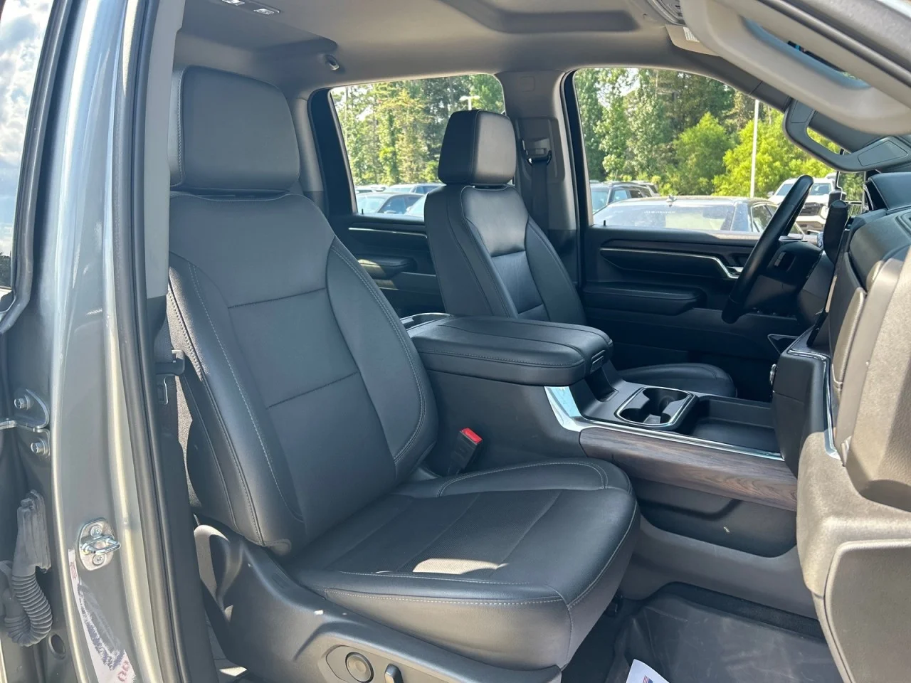 Used 2024 Sterling Metallic GMC SLT image 22