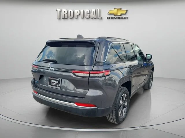 Used 2024 Gray Jeep LIMI image 3