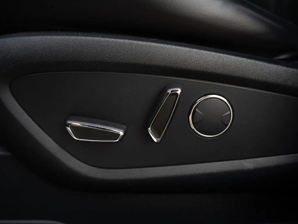 Used 2017 Black Lincoln Reserve image 20