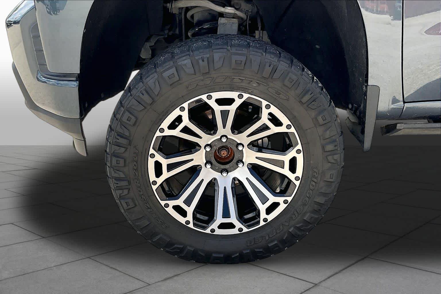 Used 2019 Shadow Gray Metallic Chevrolet RST image 11