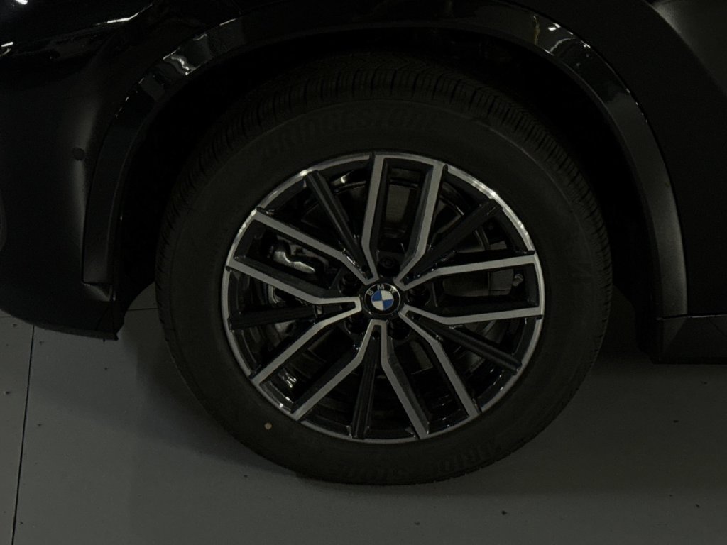 New 2027 Black Sapphire Metallic BMW xDrive28i image 10