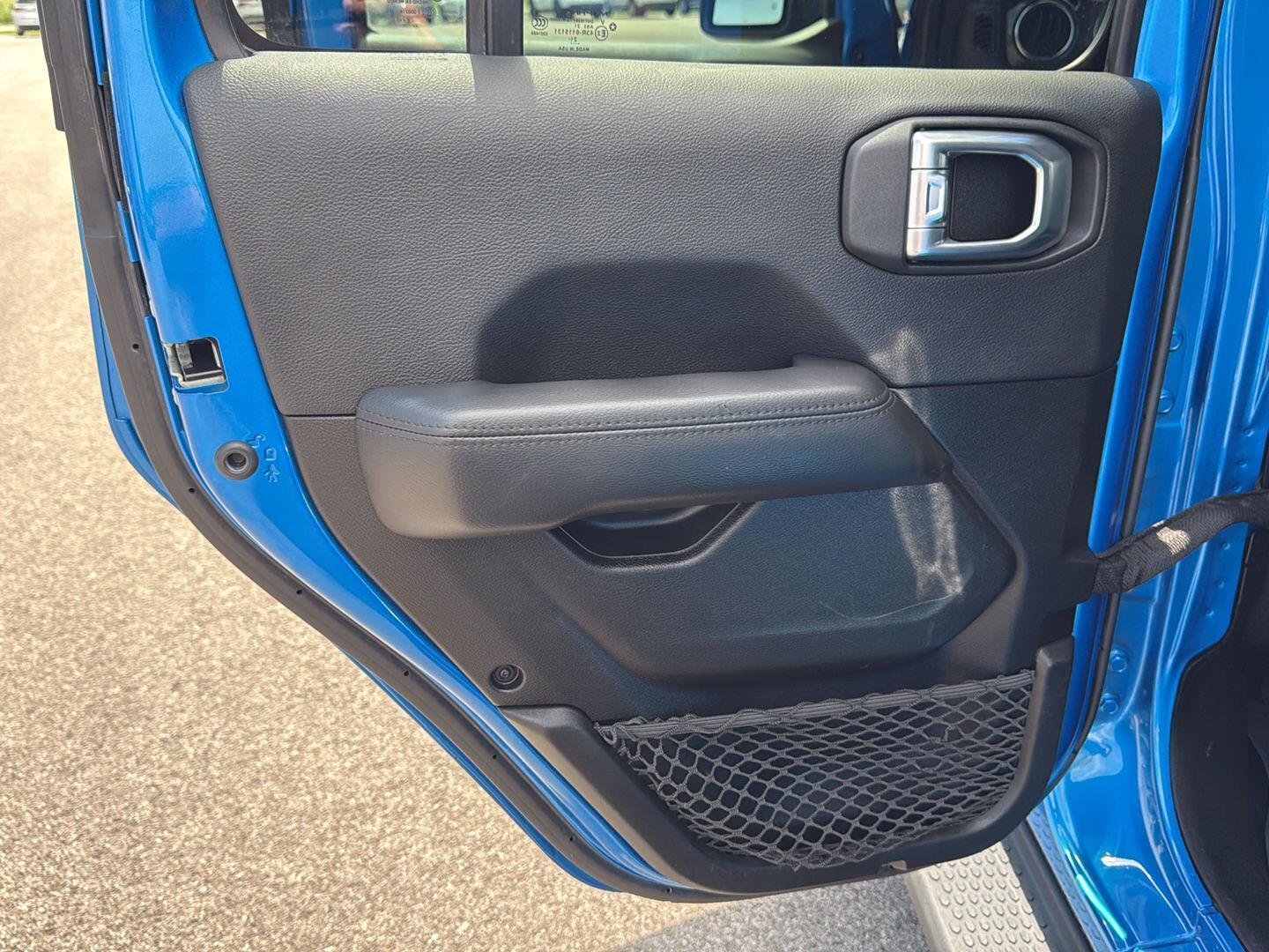 Used 2022 Hydro Blue Pearlcoat Jeep Unlimited Sahara Altitude image 21