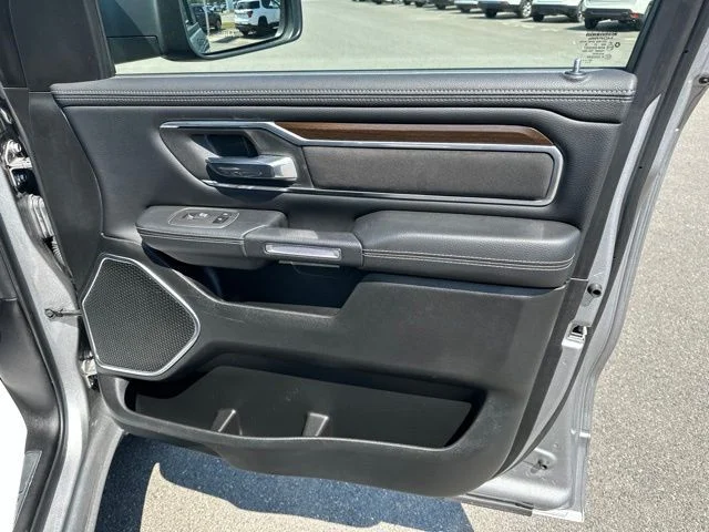 Used 2022 Silver Ram Laramie image 9