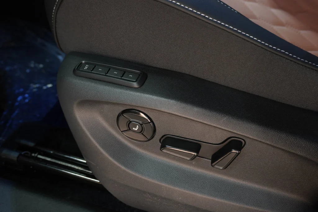 New 2026 Sandstone Volkswagen SEL R-Line Turbo image 27