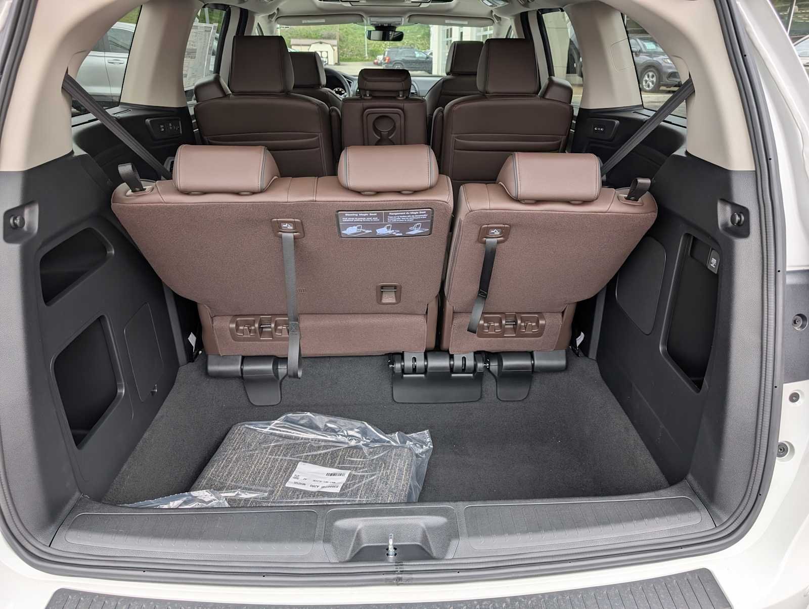 New 2026 Platinum White Pearl Honda Touring image 7
