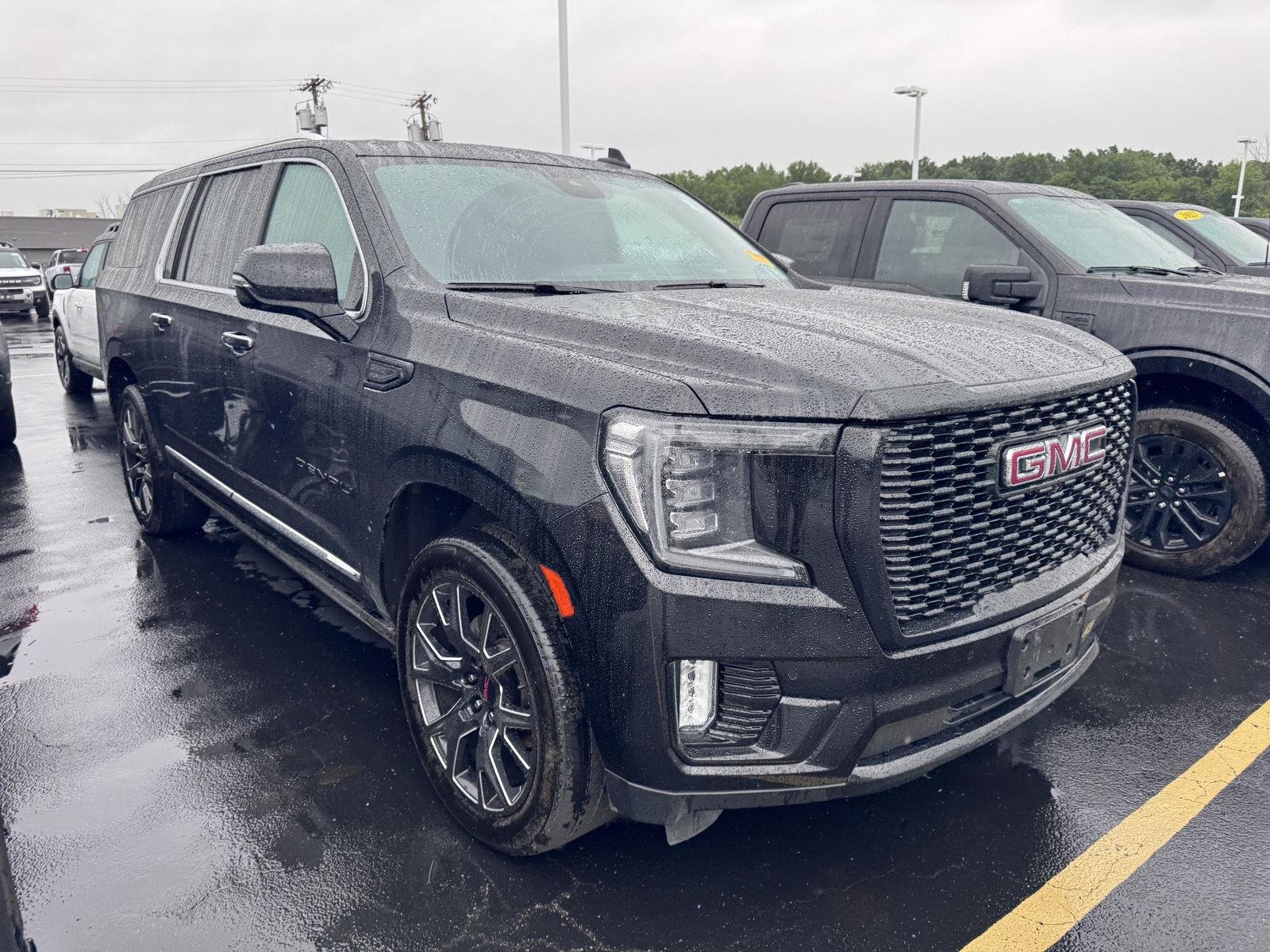 Used 2023 Onyx Black GMC Denali image 3