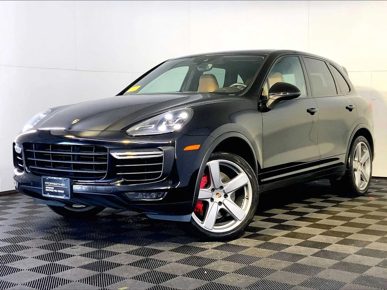 2015 Porsche Cayenne Turbo's photo