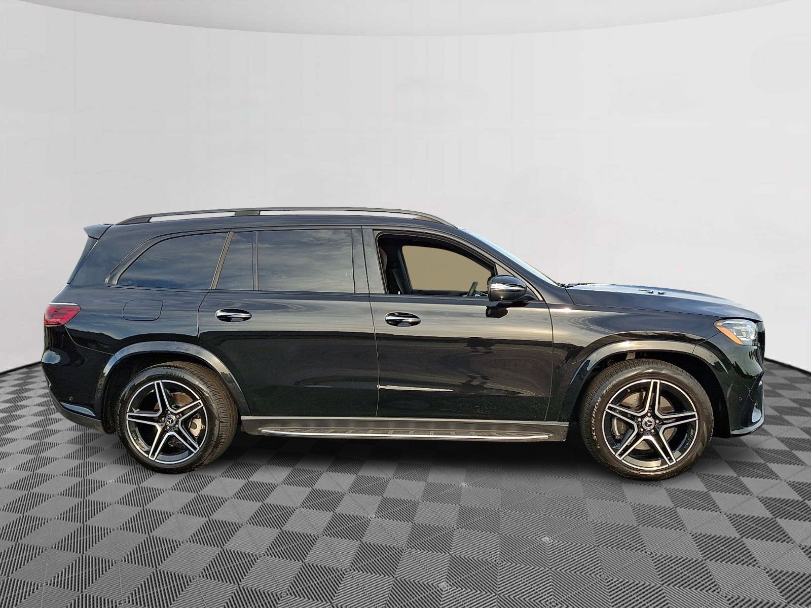 Used 2026 Black - 040 Mercedes-Benz 4MATIC® image 7