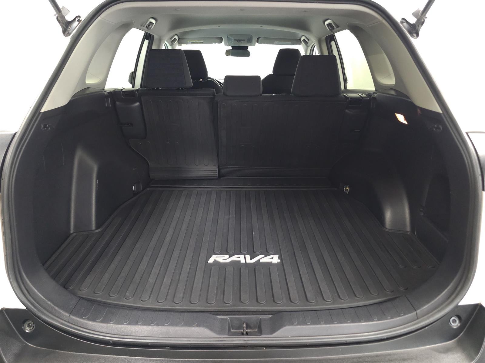 Used 2019 White Toyota LE image 10