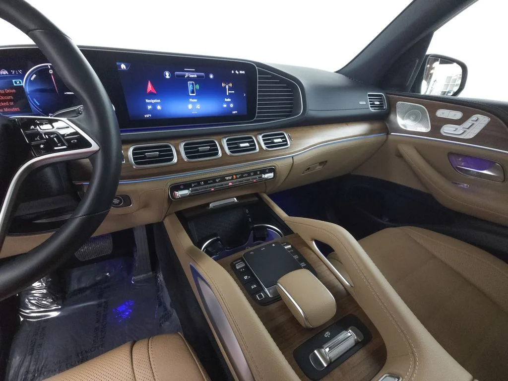 Used 2025 Twilight Blue Metallic Mercedes-Benz GLE 450e image 15