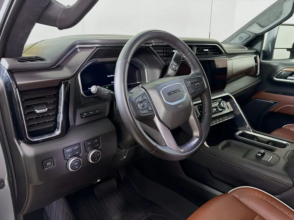 Used 2025 Silver GMC Denali Ultimate image 10