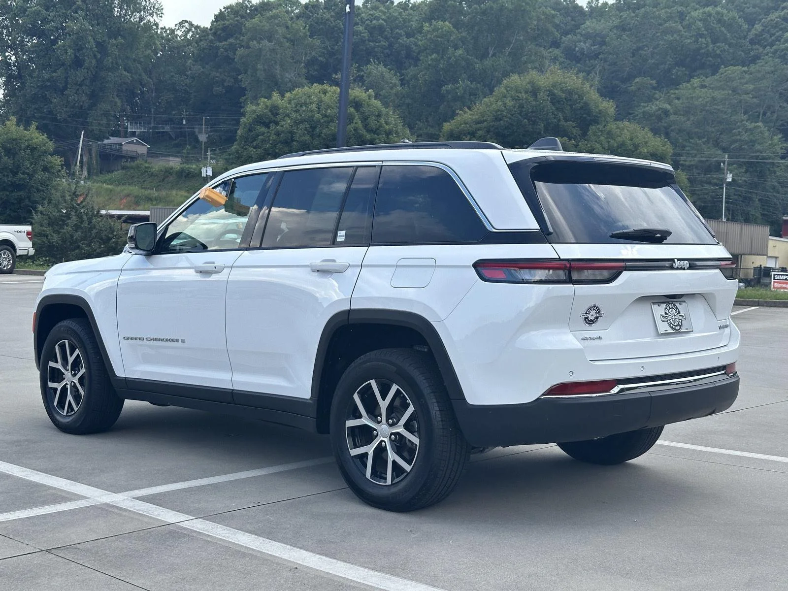 Used 2024 Bright White Clearcoat Jeep Limited image 5