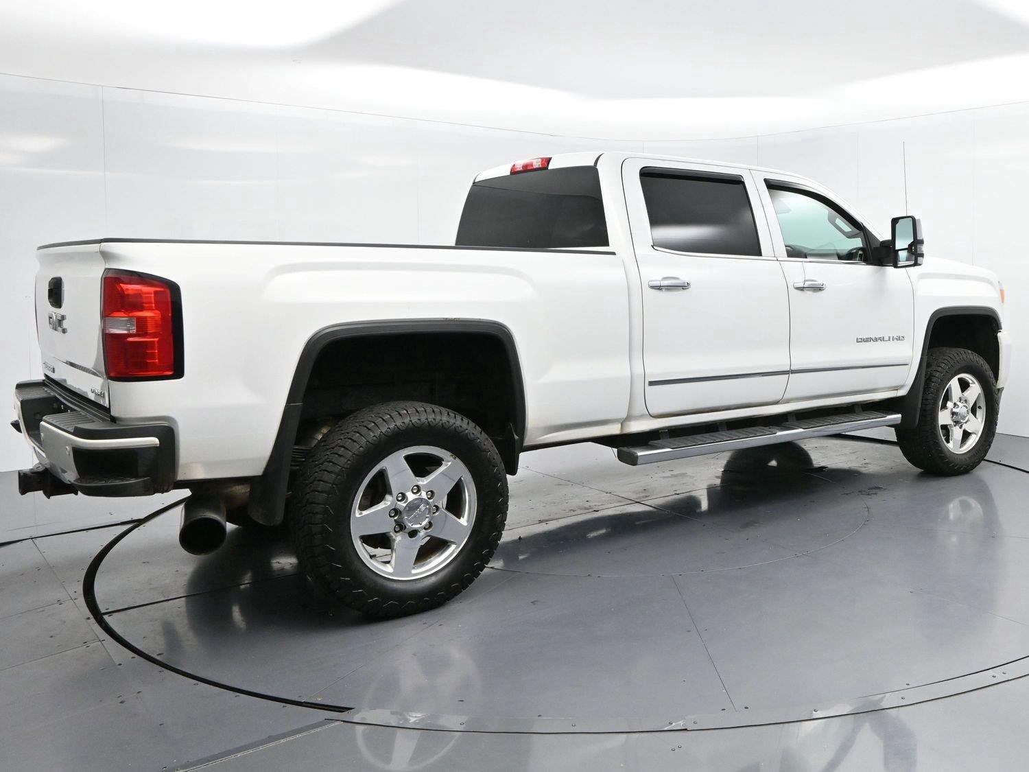 Used 2015 Summit White GMC Denali image 7