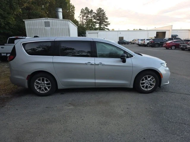 Used 2024 Silver Chrysler Touring L image 13