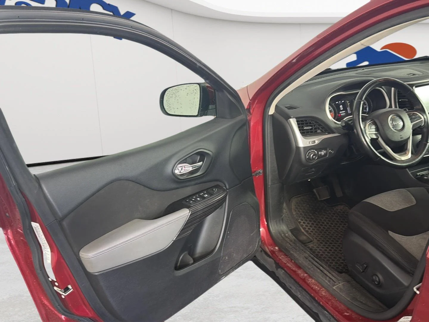 Used 2014 Deep Cherry Red Crystal Pearlcoat Jeep Latitude image 9
