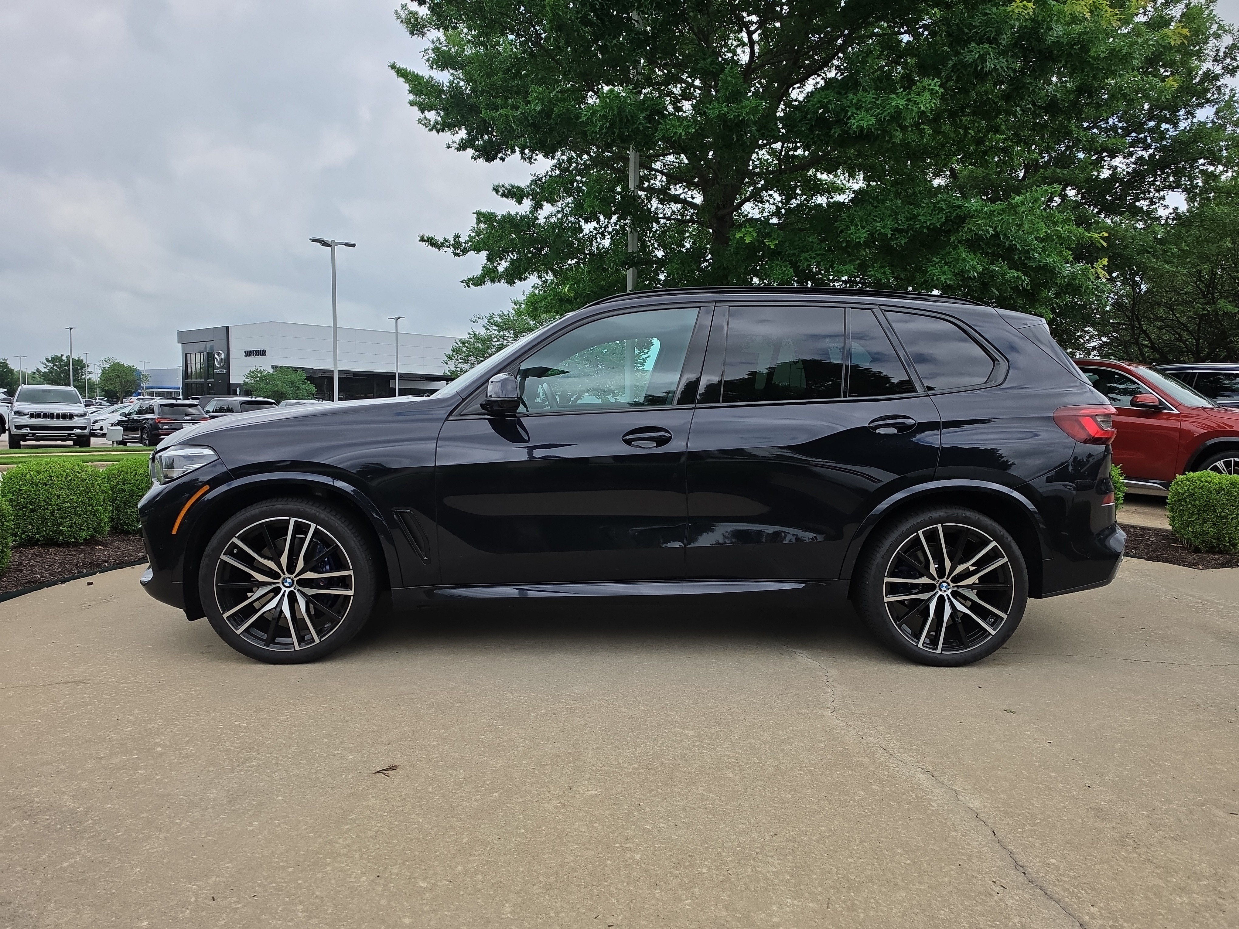Used 2023 Carbon Black Metallic BMW xDrive40i image 2