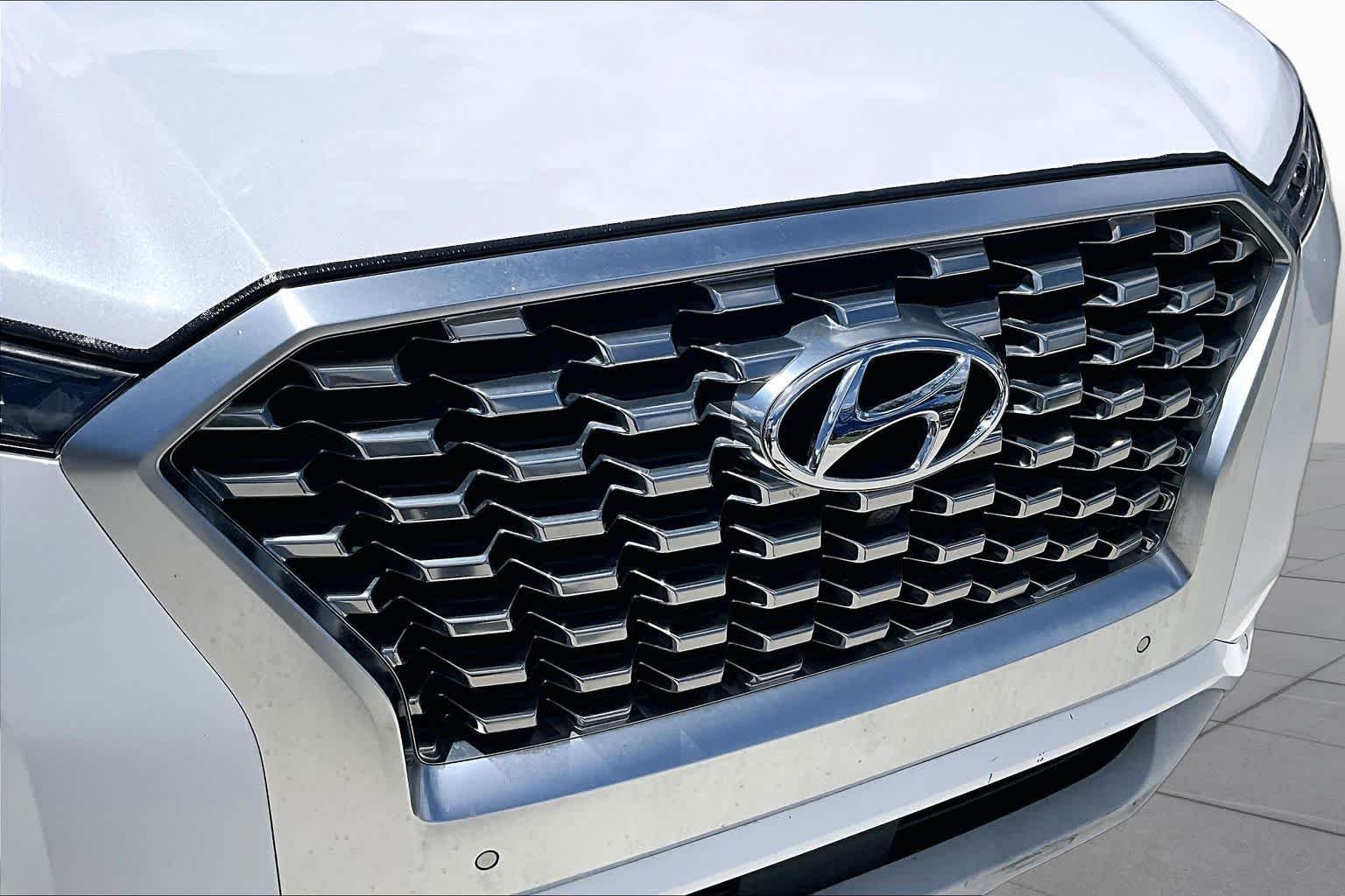 Used 2021 Hyper White Hyundai Limited image 28