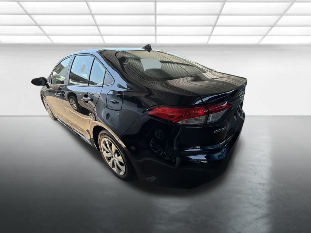 Used 2025  Toyota LE image 4