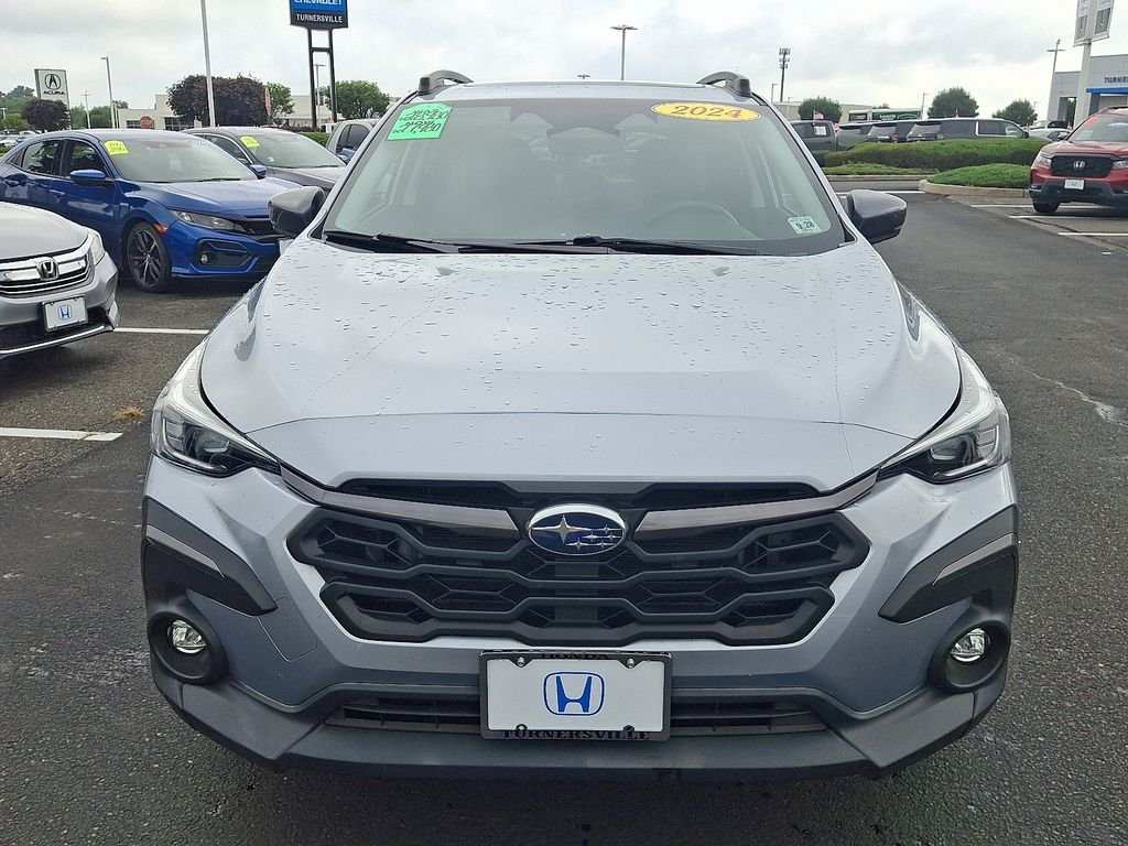 Used 2024 Ice Silver Metallic Subaru Limited image 2