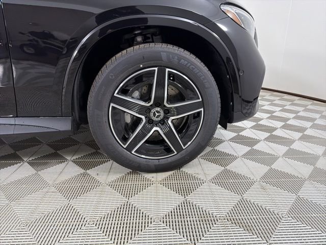 New 2026 Obsidian Black Metallic Mercedes-Benz GLC 300 image 9