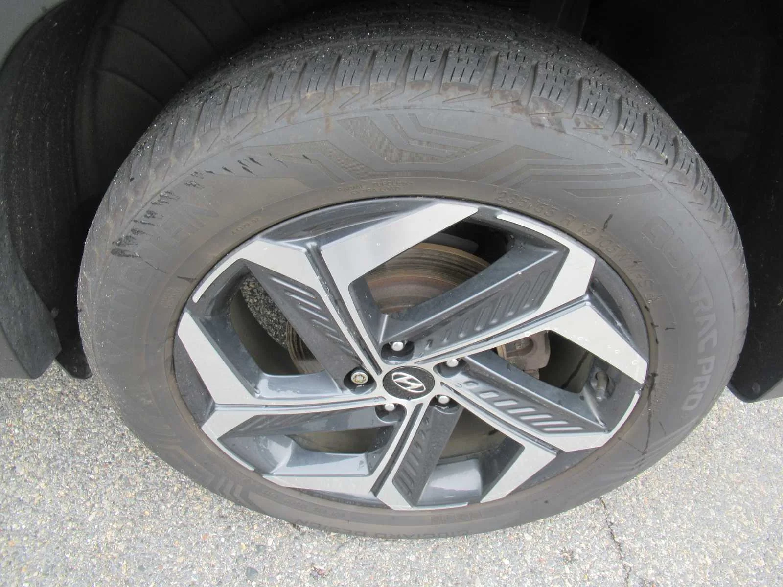 Used 2024 Amazon Gray Hyundai SEL Convenience image 10