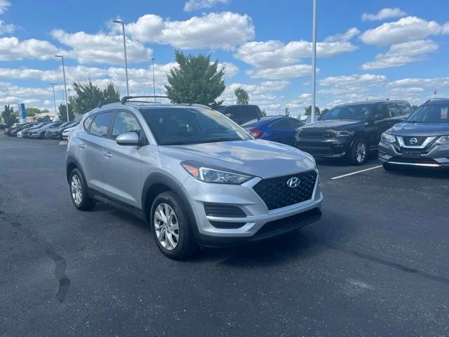 Used 2020 Silver Hyundai Value image 3