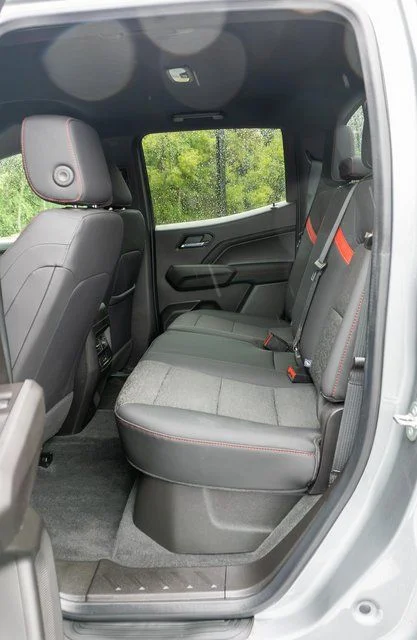Used 2023 Gray Chevrolet Z71 image 11