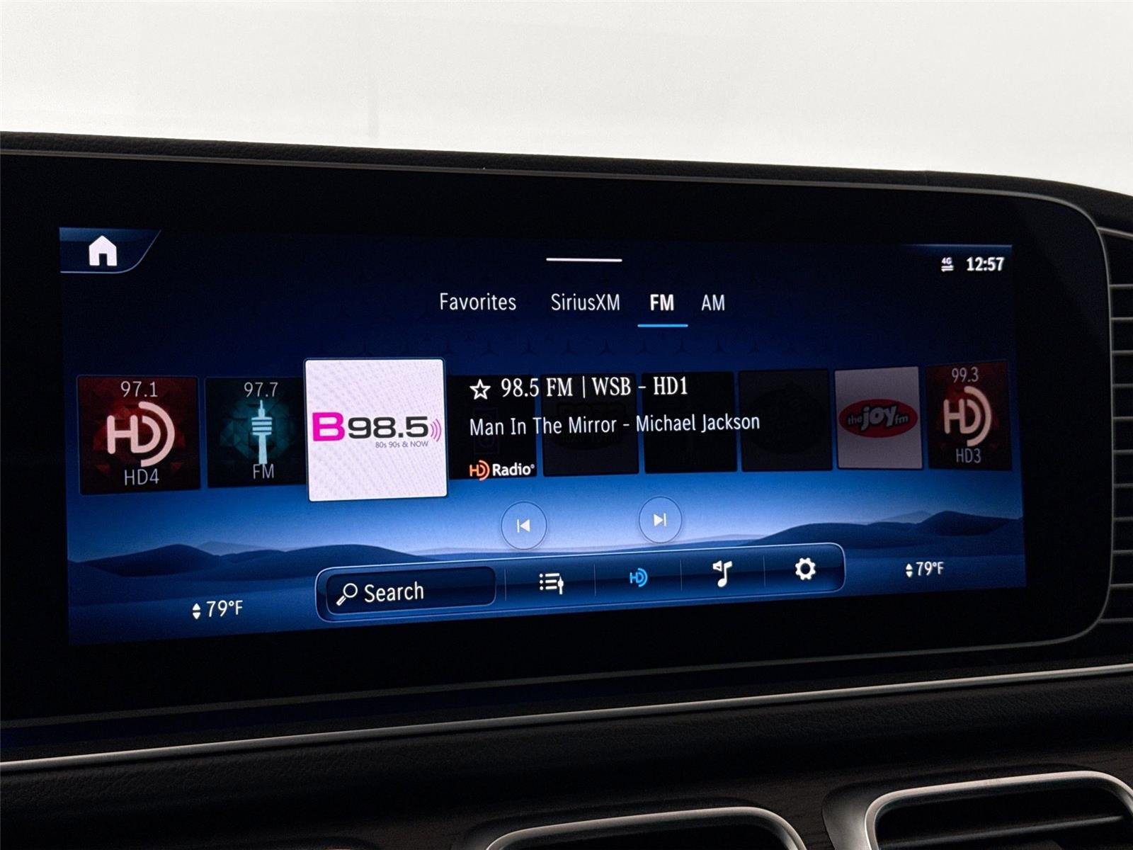 Used 2025 MANUFAKTUR Alpine Grey Mercedes-Benz GLS 450 image 25