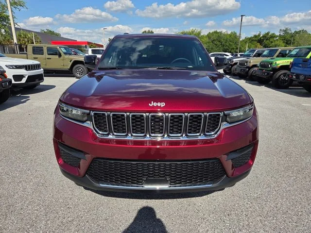 New 2026 Velvet Red Pearl-Coat Exterior Paint Jeep Laredo X image 19