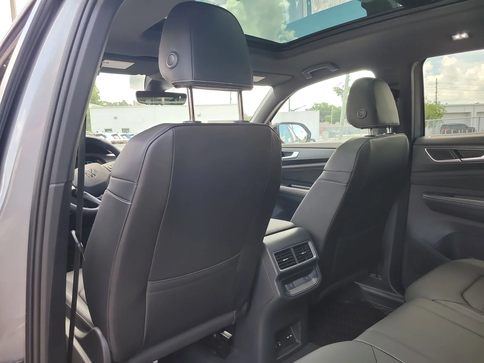 2025 Volkswagen Atlas Cross Sport SEL R-LINE - Photo 13