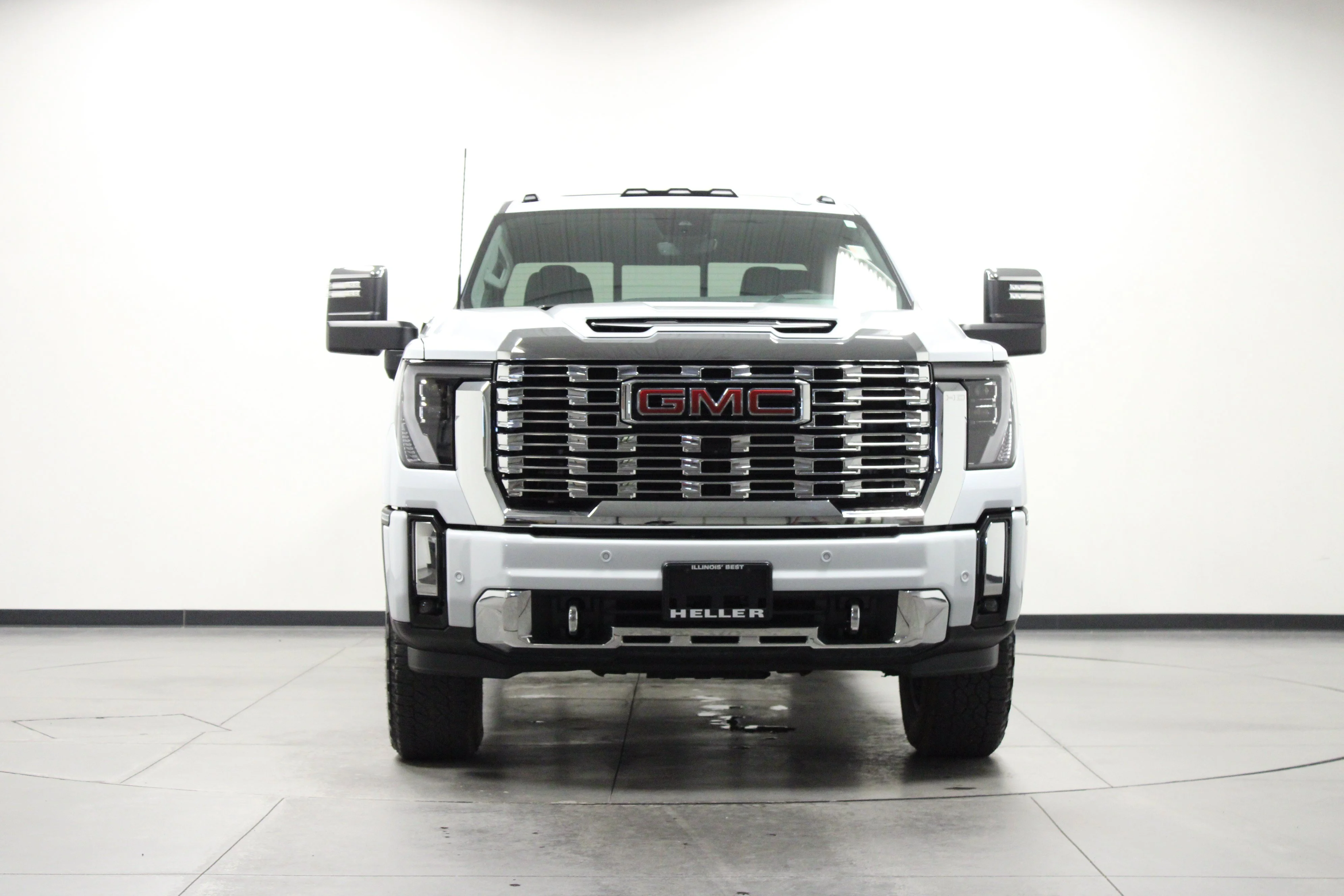 Used 2026 Glacier White Tricoat GMC Denali image 9