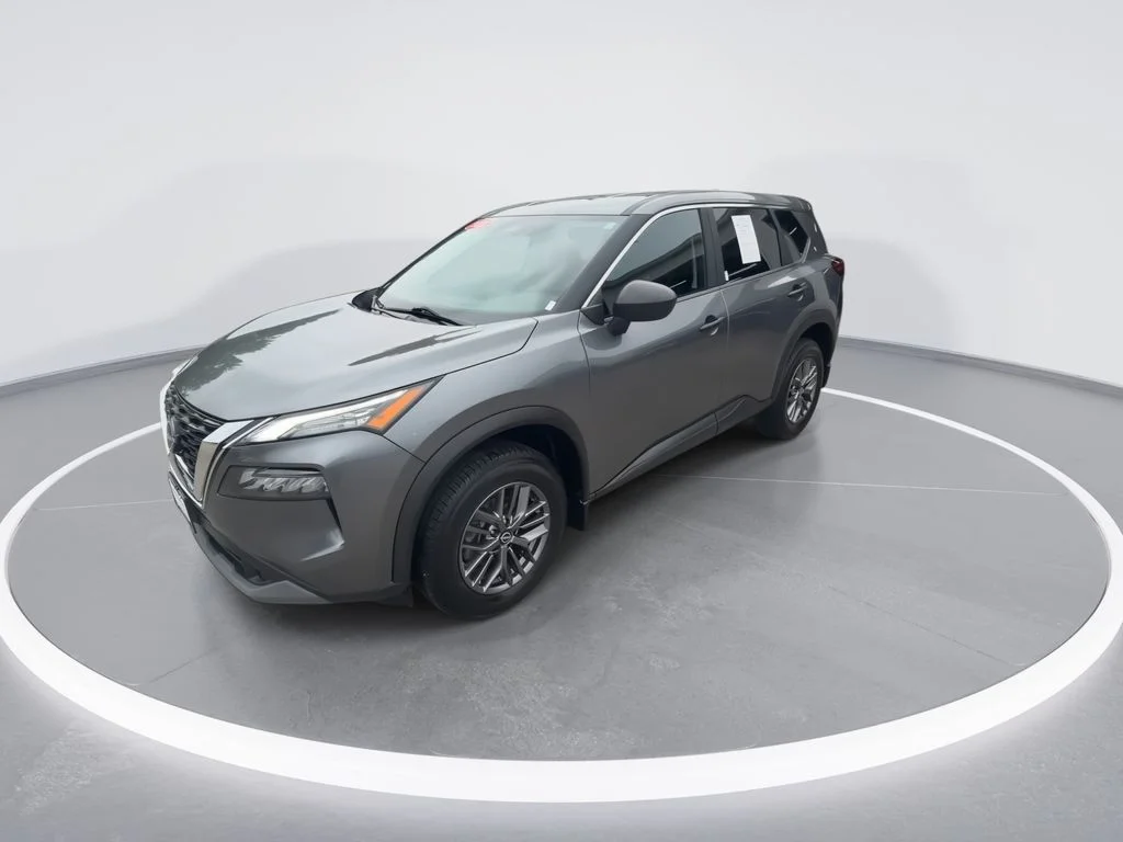 Used 2023 Gray Nissan S image 4