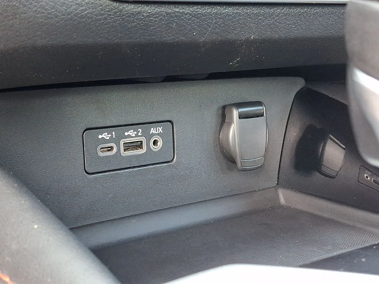 Used 2025 Black Nissan 2.5 SR image 24