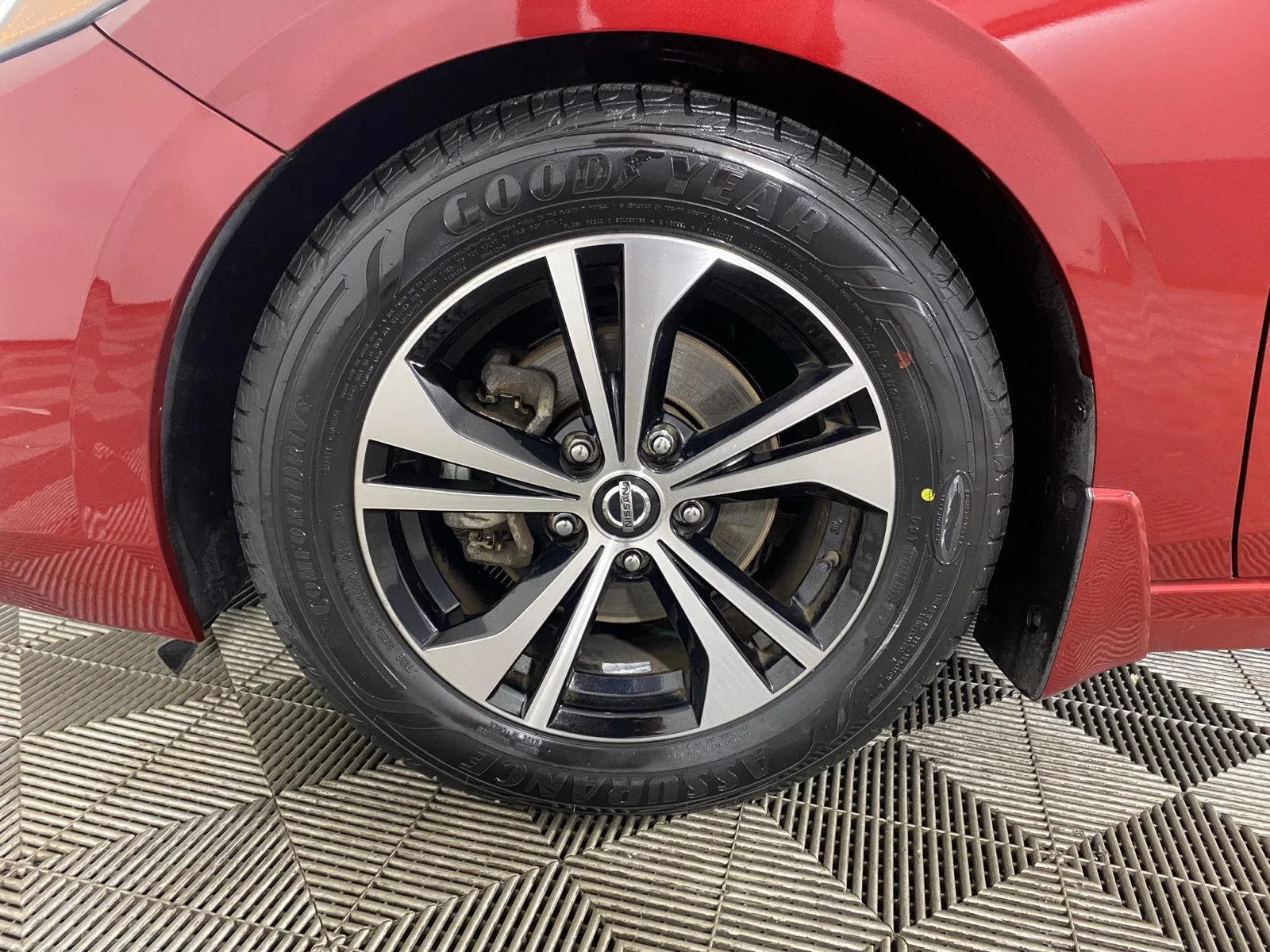 Used 2020 Scarlet Ember Tintcoat Nissan SV image 10