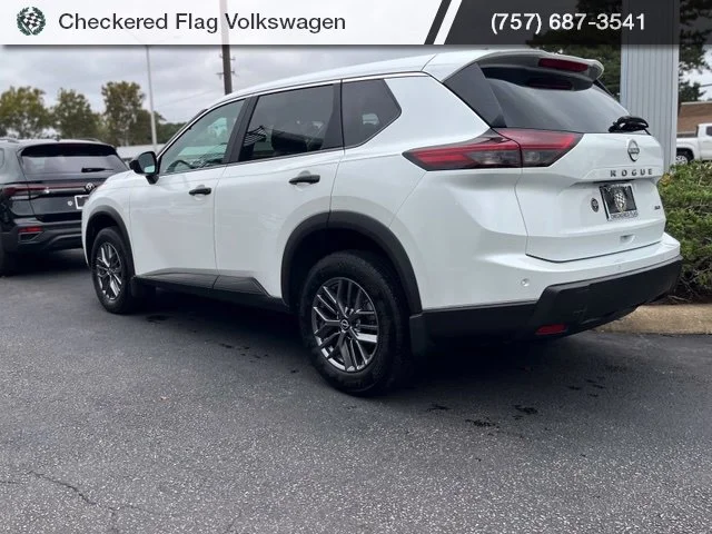 Used 2024 Everest White Pearl Nissan S image 6
