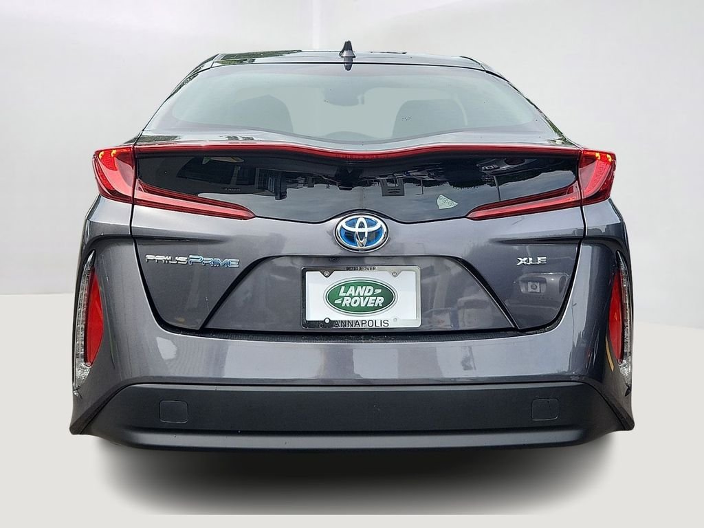 Used 2021 Magnetic Gray Metallic Toyota XLE image 5