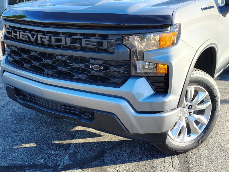 Used 2023 Gray Chevrolet Custom image 2