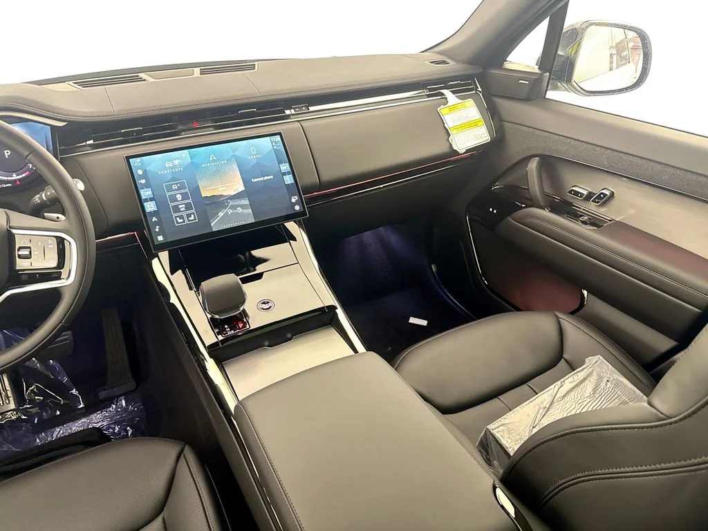 New 2026 Fuji White Land Rover SE image 23
