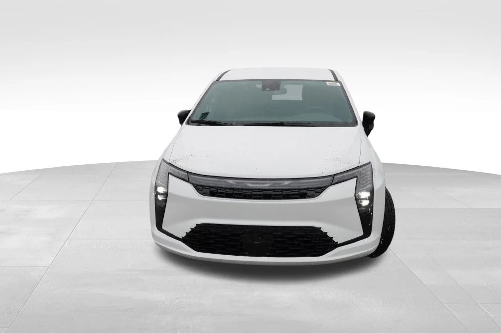 New 2027 Bright White Clear-Coat Paint Chrysler Select image 8