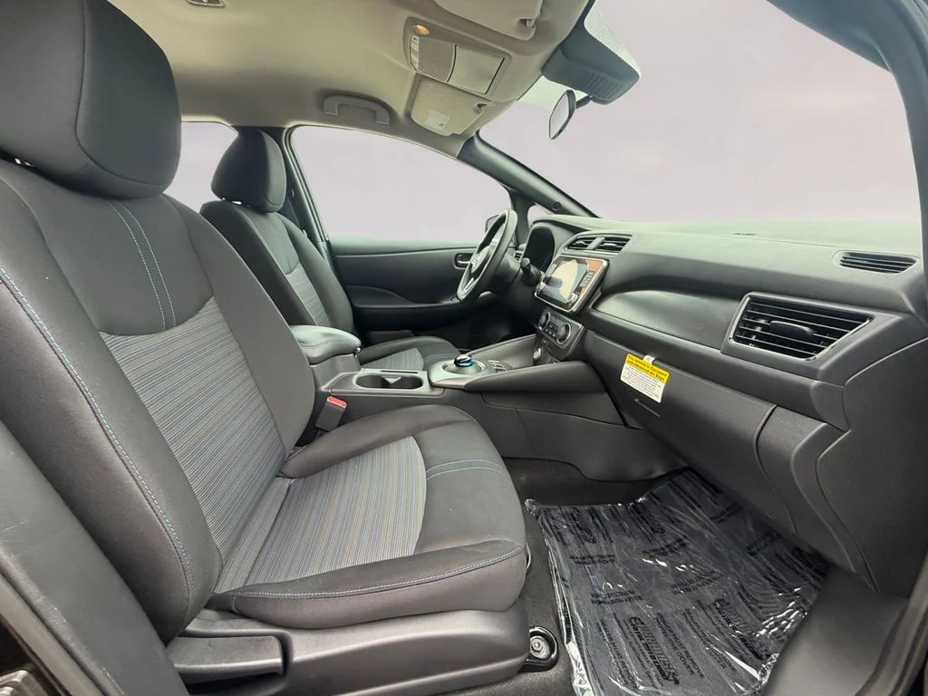 Used 2023 Black Nissan S image 17