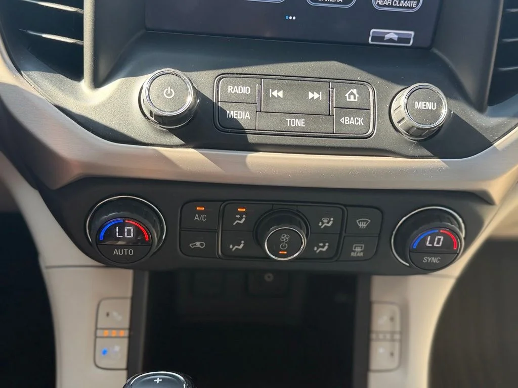 Used 2019 White GMC Denali image 41