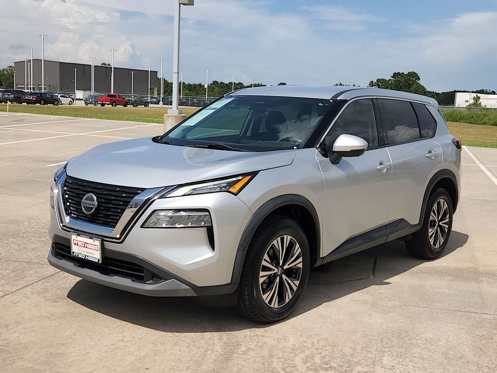 Used 2021 Silver Nissan SV image 9